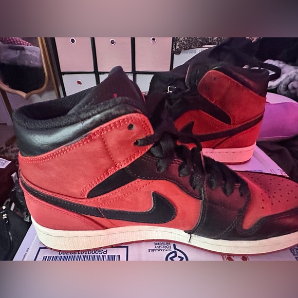 Nike Air Jordan 1 Mid Banned Men\'s Sz 7 Men Womens 8.5 Gym Red Black White main image 4